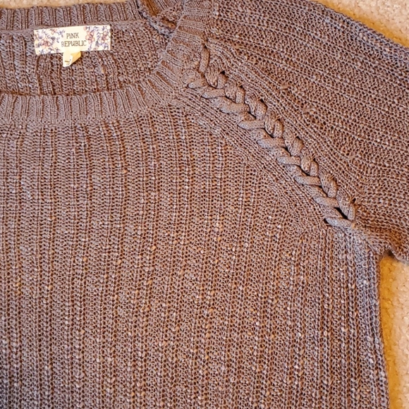 Pink Republic grey sweater size Large - Picture 10 of 13